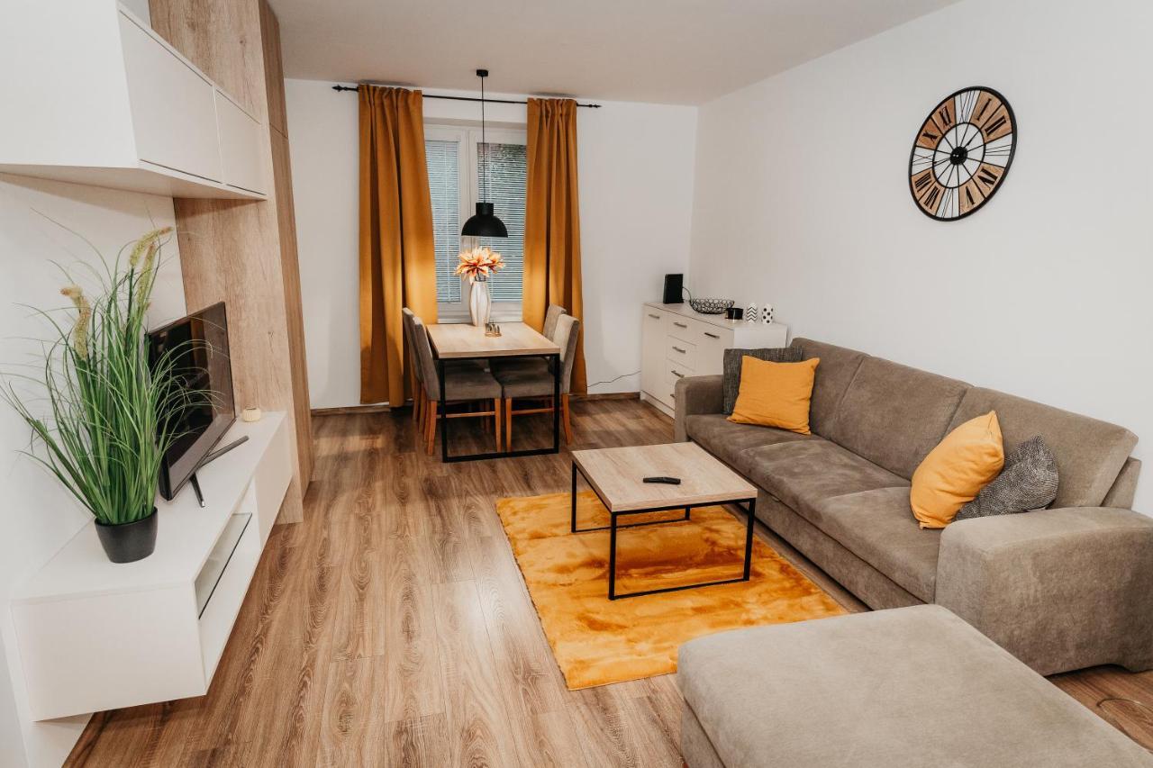 Old Town City Center Apartment 2 - Private Parking Included Košice Buitenkant foto