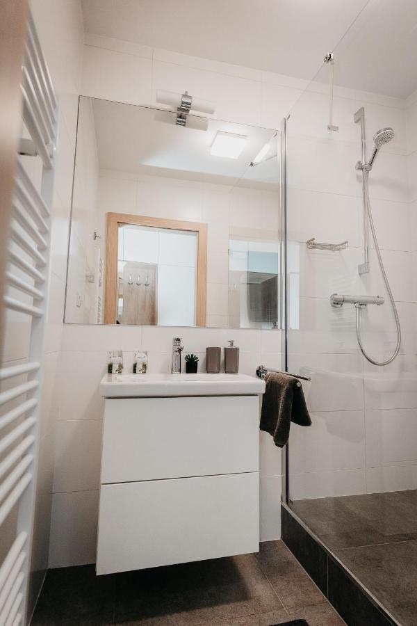 Old Town City Center Apartment 2 - Private Parking Included Košice Buitenkant foto
