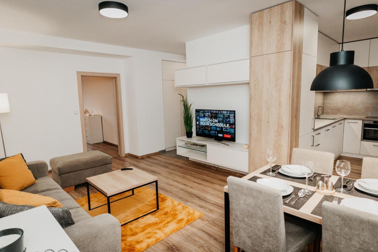 Old Town City Center Apartment 2 - Private Parking Included Košice Buitenkant foto