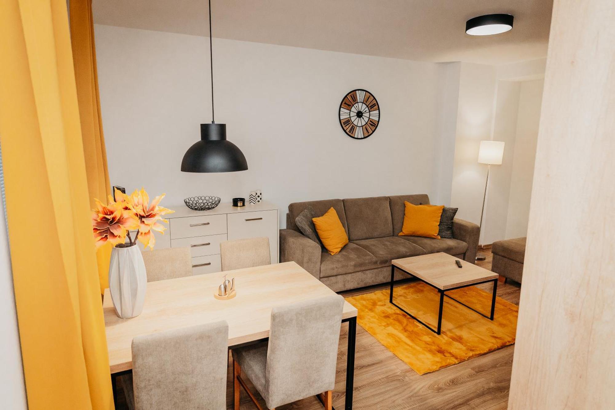 Old Town City Center Apartment 2 - Private Parking Included Košice Buitenkant foto