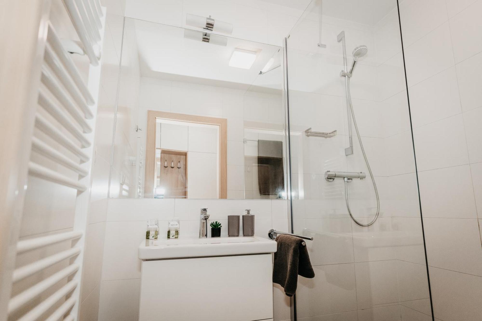 Old Town City Center Apartment 2 - Private Parking Included Košice Buitenkant foto